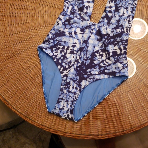 NWT! Aerie XS one piece swimsuit! - Picture 4 of 8